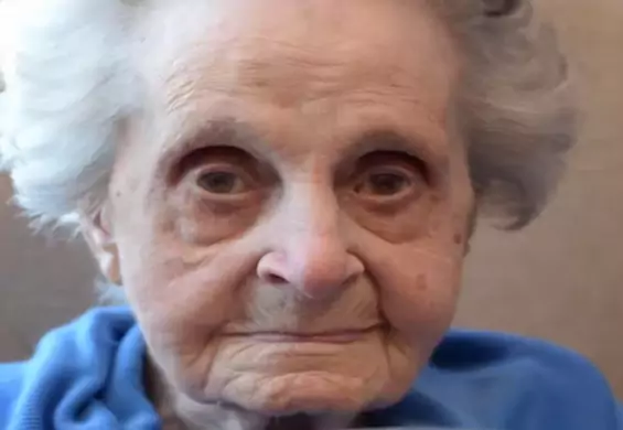 Jej sposób na długowieczność to alkohol i papierosy. Właśnie skonczyła 102 lata