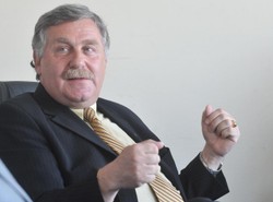 Nie ma zgody zarządu na pensje Engela