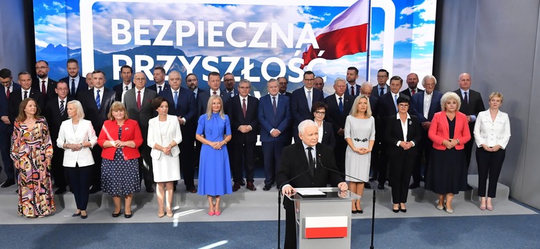 Zamieszanie na konferencji PiS. Jarosław Kaczyński: Jestem niewolnikiem sztabu