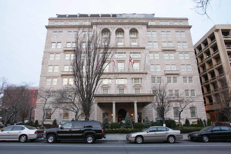 Hotel Hay Adams leży w sercu Waszyngtonu, kilka kroków od Białego Domu