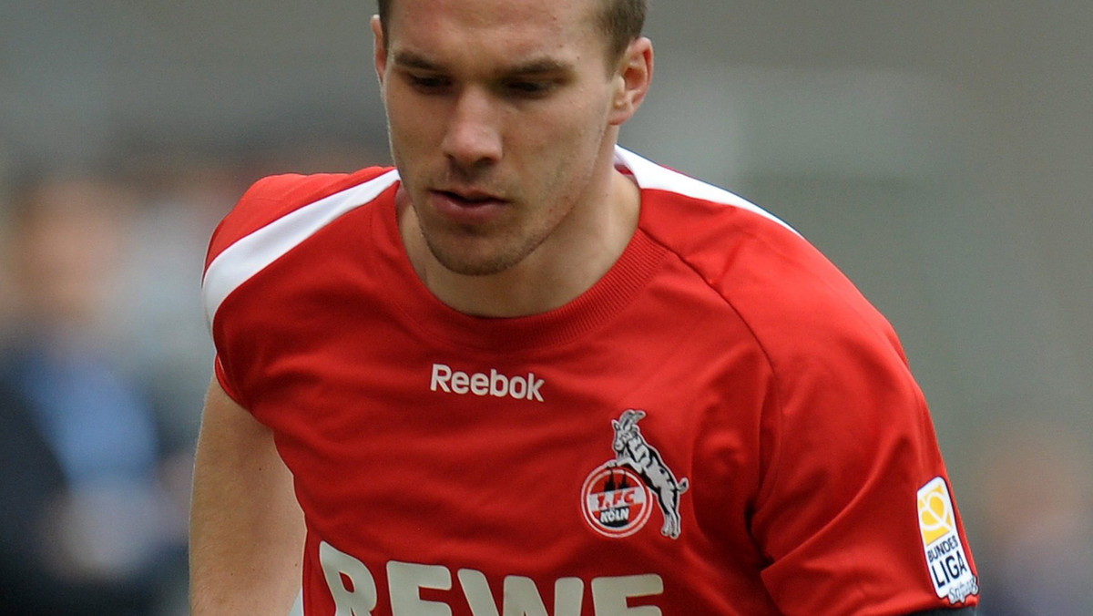 Lukas Podolski zagrał w meczu przeciwko Hoffenheim z czarną opaską na ramieniu. "Przegląd Sportowy" informuje, że zrobił to mimo zakazu władz klubu.