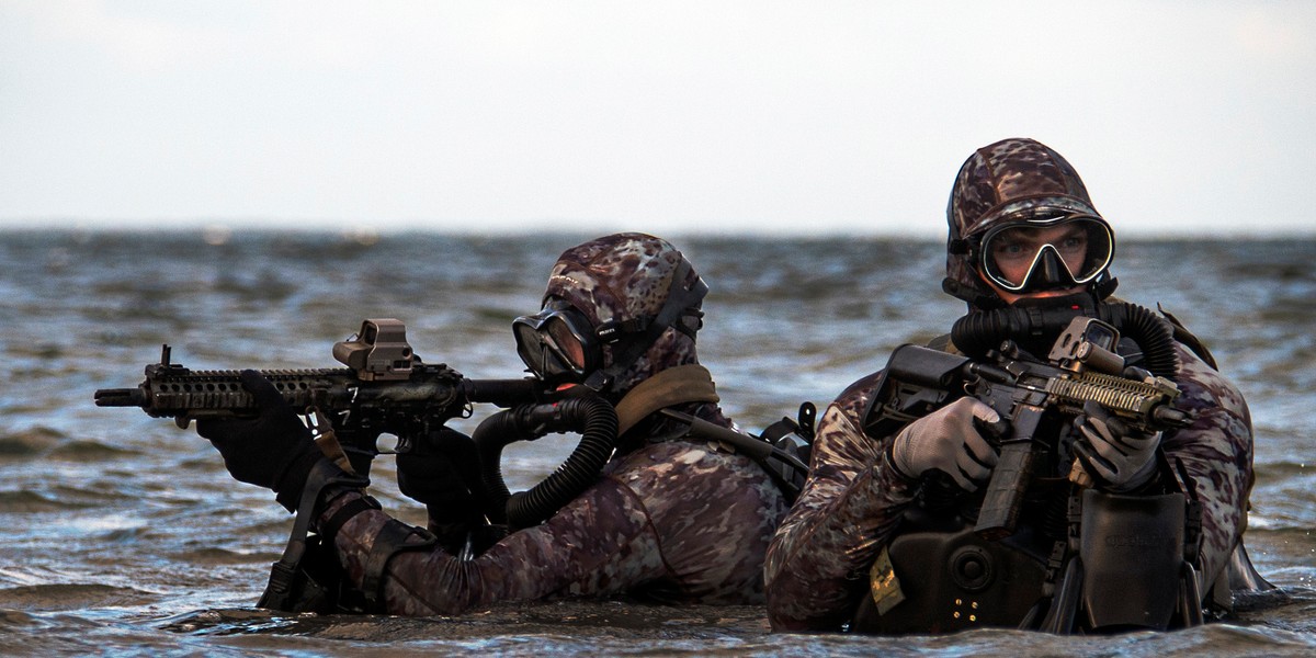 Żołnierze Naval Special Warfare Group 2