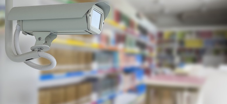 Monitoring w szkołach. UODO chce zmiany przepisów. Apel do Barbary Nowackiej