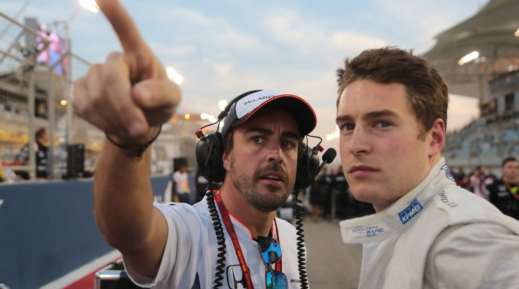 Fernando Alonso (balra) 11,6 milliárdot keres, csapattársa, Stoffel Vandoorne 92,5 milliót /Fotó: Profimedia - reddot