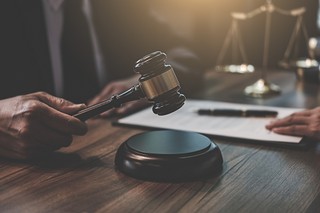 SN: Dwóch różnych pozwanych, ale jeden zwykły proces