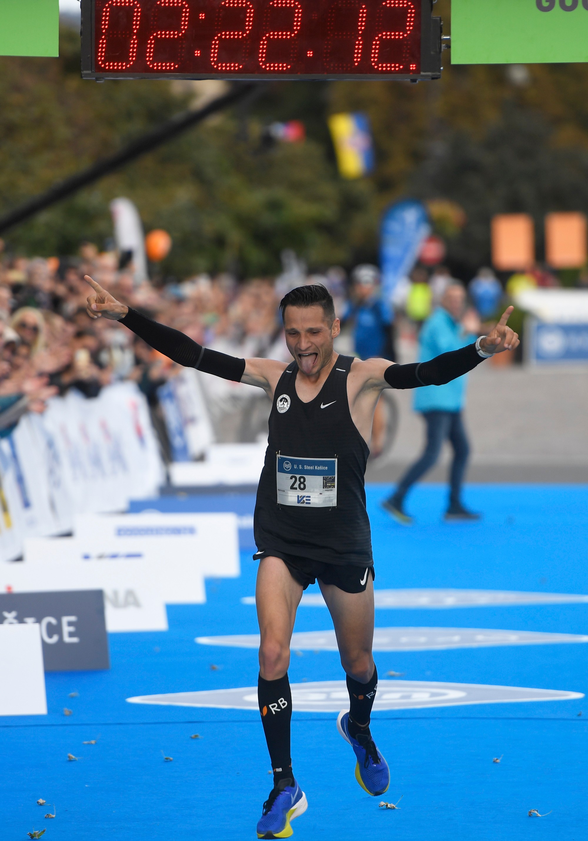 Na snímke  najrýchlejší slovenský maratónec Marek Hladík v cieli.