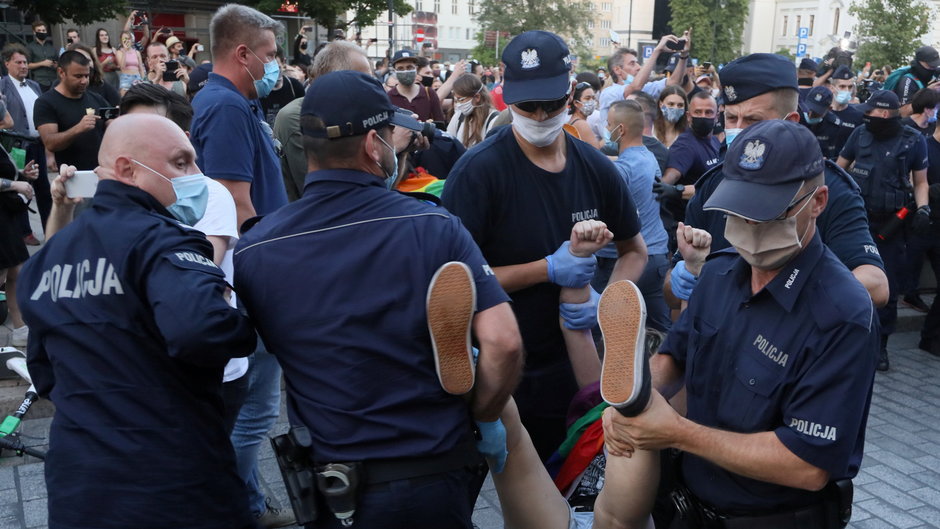 Protest podczas aresztowania Margot 7 sierpnia w Warszawie