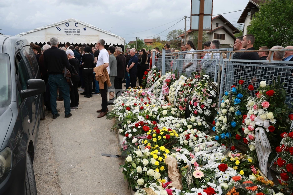 sahrana-porodica-Todorovic-foto-S-Pasalic-ringier-3-1-watermarked-scaled