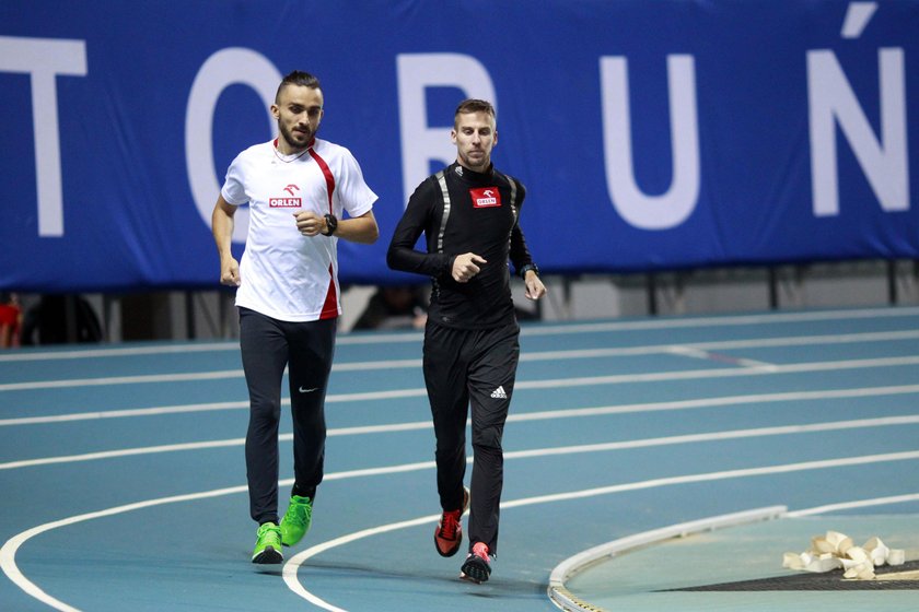 Pobiegną na 800 metrów, a rywalizacji będzie przypatrywać się Tomasz Lewandowski (39 l.), który już nie jest ich trenerem.