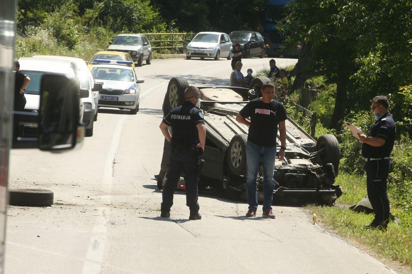 Žena povređena u udesu nije životno ugrožena