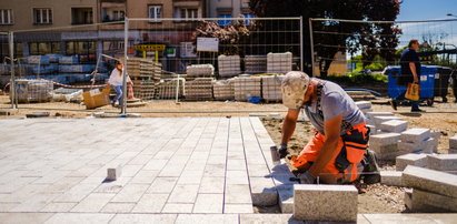 Już nikt nie wywinie tu orła. Trwają roboty na Dworcowej w Bytomiu