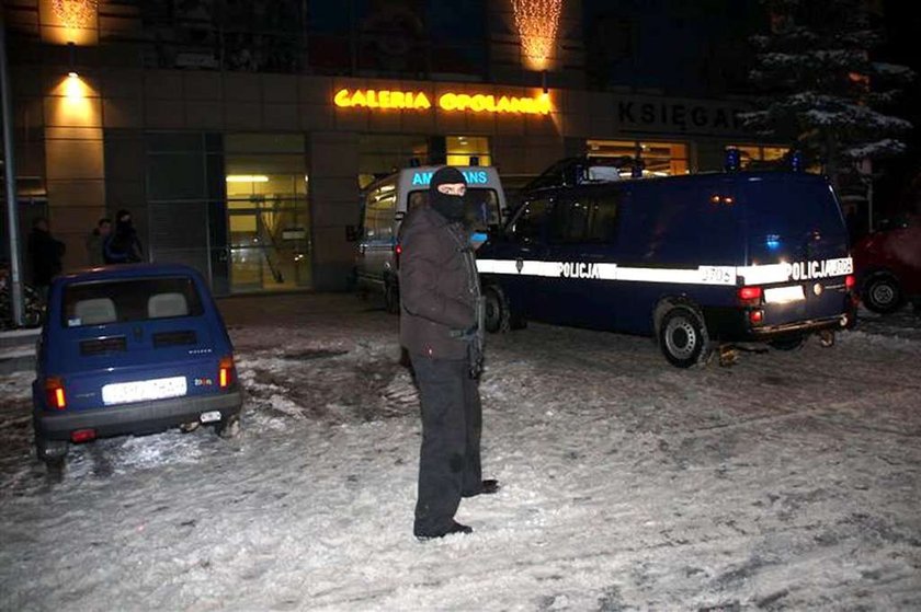 Strzelanina przed kantorem w Opolu. Bandyta nie żyje