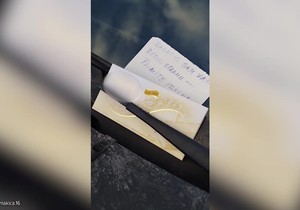 Ogrebao joj auto na parkingu i ostavio poruku izvinjenja