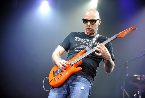 Joe Satriani zaprasza do studia. Zobacz, jak pracuje