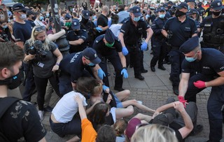 Protest LGBT w Warszawie. Policja: Zatrzymano 48 osób