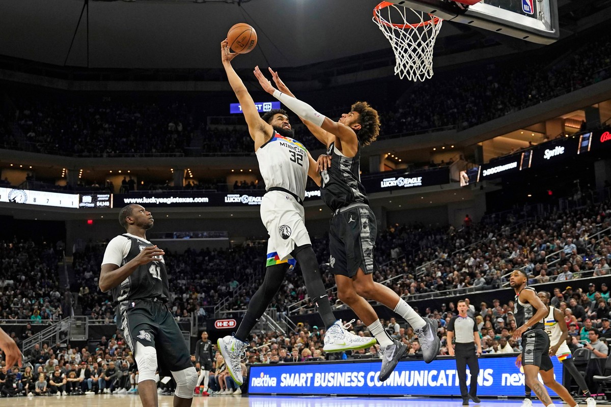Karl-Anthony Towns i Dominick Barlow