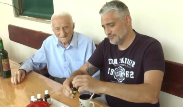 Deda Milovan i Čedomir Jovanović