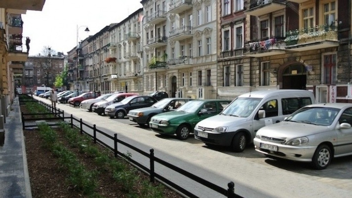 System PEKA jeszcze nie działa w pełni, jednak już wywiera wpływ na kolejne aspekty życia w Poznaniu. Tym razem odczują to kierowcy korzystający ze Strefy Płatnego Parkowania na Jeżycach.