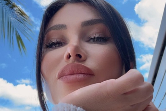 "KO MENE ČAČKA..." Stanija besna nakon uključenja Asminovog oca u "Elitu 9"! On tvrdi da joj je porodica Durdžić DAVALA NOVAC, pa se hitno oglasila (FOTO)