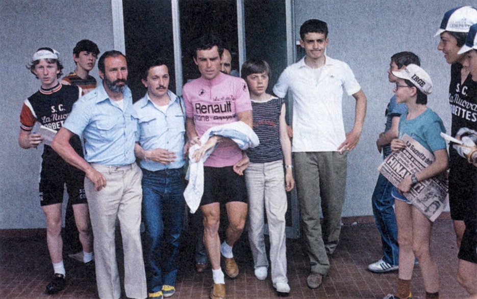Hinault w różowej koszulce na koniec zwycięskiego Giro d'Italia w 1980 roku