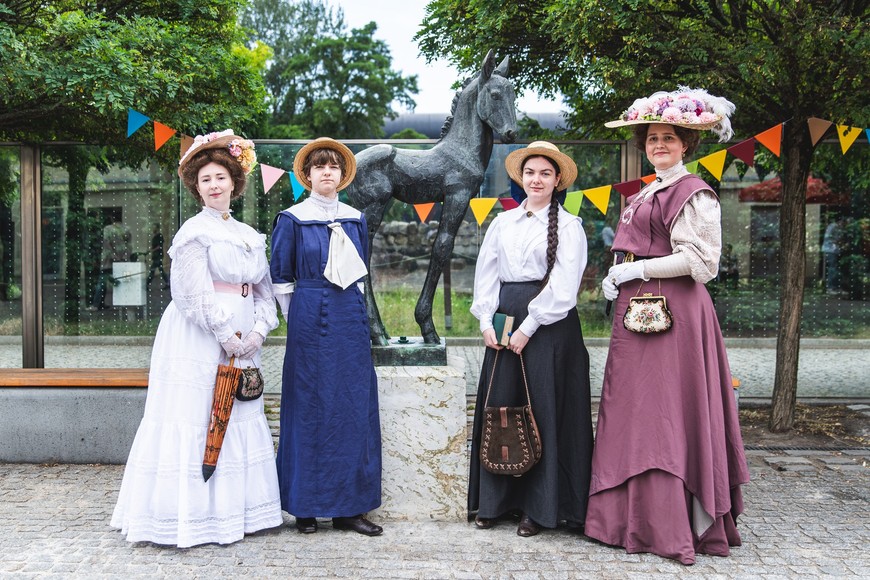 Rzeźba źrebaka wróciła do zoo