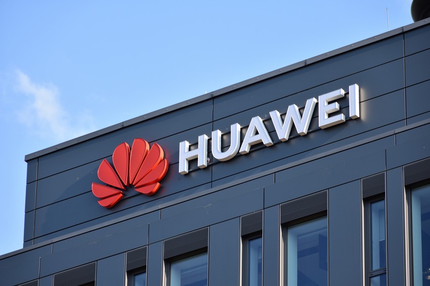 Kineska telekomunikacijska kompanija "Huawei" je 2023. rasla brže nego četiri godine