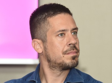 Rođendan proslavio bosonog: Nikola Rokvić raskopčao košulju, pa uživao na Dunavu! (Foto)