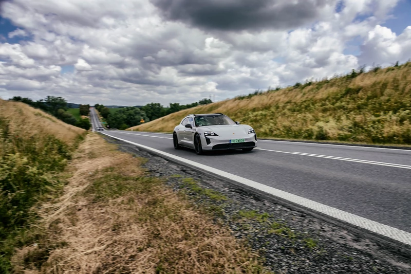 Podróż Porsche Taycanem i Audi e-tronem GT do Chorwacji