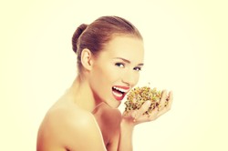 Sezon na przeziębienia ciągle trwa. Proste nawyki, dzięki którym wzmocnisz odporność