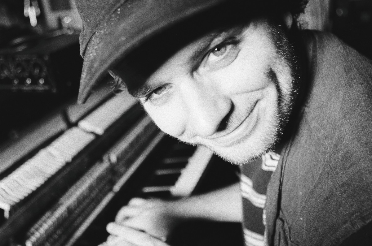 Mac DeMarco: Sam twierdzi, że jego muzyka to jizz-jazz i cokolwiek to znaczy, jest w tym pełno niewymuszonego luzu, słońca i humoru.