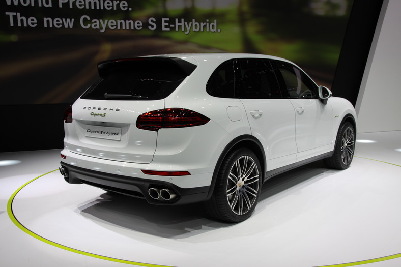 Porsche Cayenne S Hybrid (Paryż 2014)