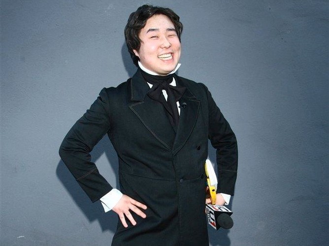 Billguun Ariunbataar – reporter U1Batar z 'Szymon Majewski Show'