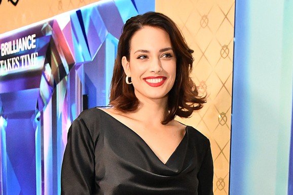 (FOTO) "VREME JE ZA DIJETU" Naša glumica se skinula, evo kako izgleda u kupaćem kostimu: Iznenadila sve objavom