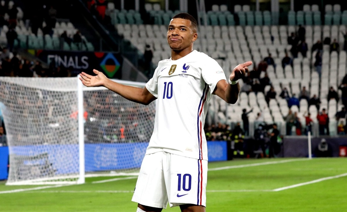 Kylian Mbappe wezwał młodych Francuzów do przeciwstawienia się skrajnej prawicy w najbliższych wyborach parlamentarnych