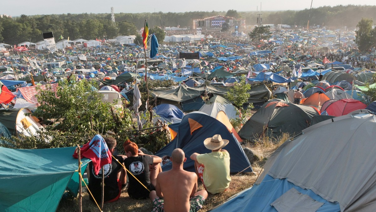 Ponad 20 tys. gości na Lubuskiej Strefie, 2,4 tys. wysłanych kartek pocztowych z atrakcjami woj. lubuskiego, 32 drużyny zagrały w turnieju "Lubusik na Przystanku Woodstock 2015", toną pomidorów obrzucili się Woodstockowicze podczas bitwy pomidorowej. To tylko statystyka. 21. Przystanek Woodstock już za nami.