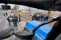 "Paprykarz" dołączył do rolników. Ciągniki jadą na Warszawę...