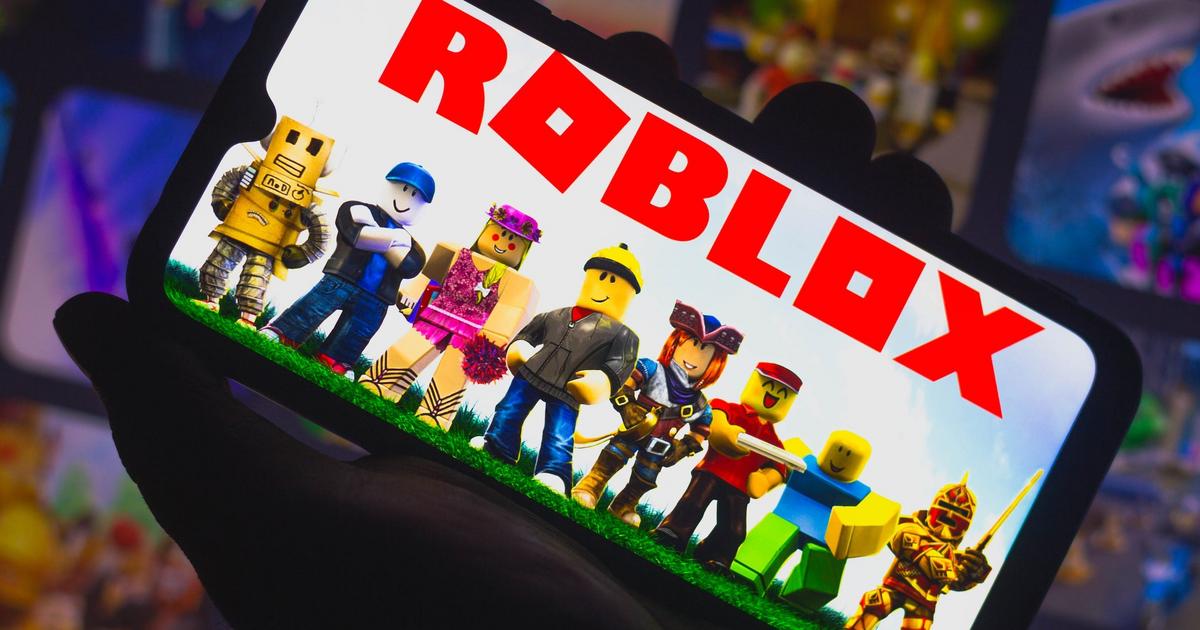 How to redeem a Roblox gift card in 2 different ways, so you can buy  in-game accessories and upgrades, Business Insider México