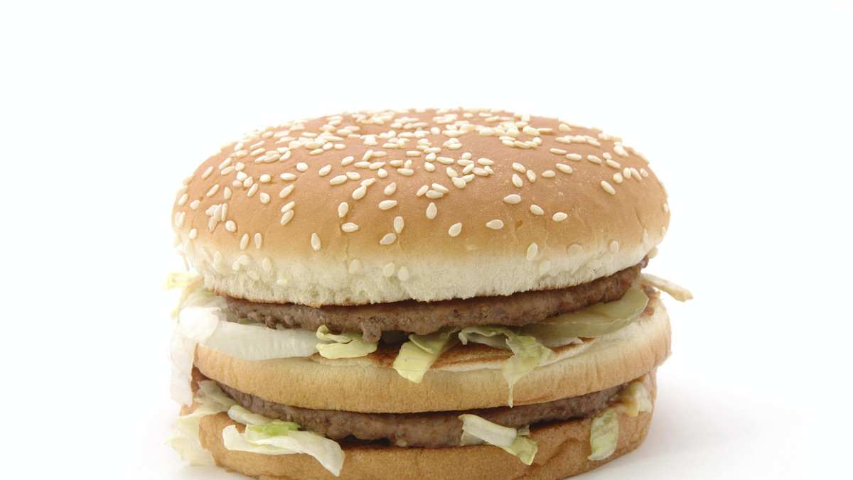 Hamburgery sprzedawane w pięciu hipermarketach w Wielkiej Brytanii i Irlandii zawierały koninę - wynika ze śledztwa przeprowadzonego przez irlandzkie władze, które wywołało oburzenie w obu krajach, gdzie zasadniczo nie jada się koniny.