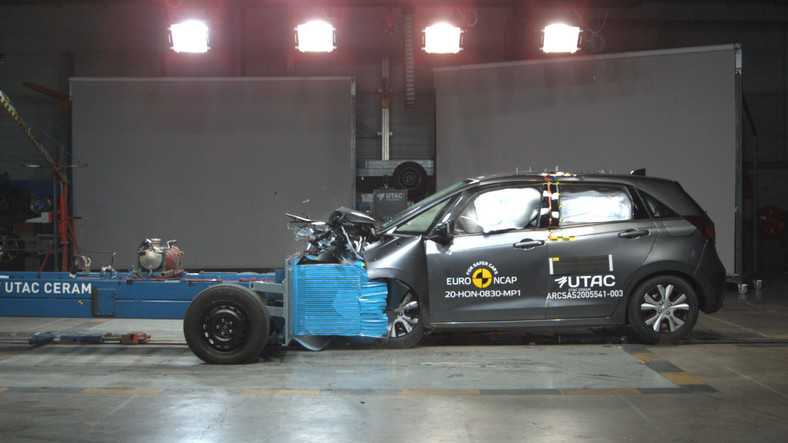 Euro NCAP – Honda Jazz i Mazda MX-30 zdały test na piątkę