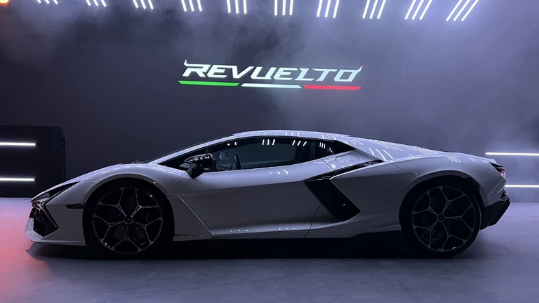 Lamborghini Revuelto