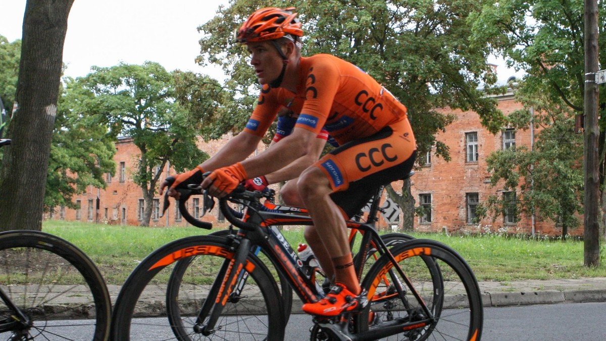 Alan Banaszek (CCC Sprandi Polkowice) niezwykle udanie zakończył tegoroczny sezon. Poniedziałkowy Sparkassen Muensterland Giro 19-latek ukończył na szóstym miejscu, wyprzedzając w sprinterskiej końcówce m.in. triumfatora dwóch etapów Vuelta a Espana 2016 Gianniego Meersamana (Etixx-QuickStep). - Stać mnie było nawet na wyższe miejsce - przyznał po wyścigu.