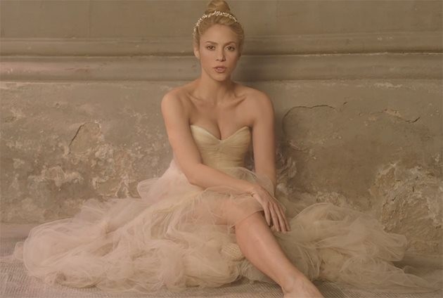 Shakira w teledysku do piosenki 'Empire'