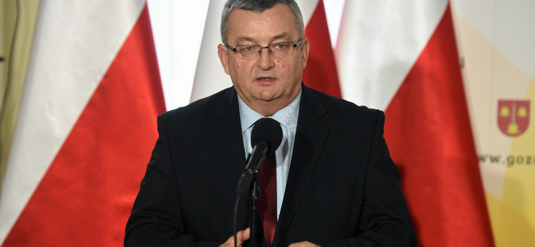 Minister od dróg przejedzie się na kolei? Kłopoty Andrzeja Adamczyka