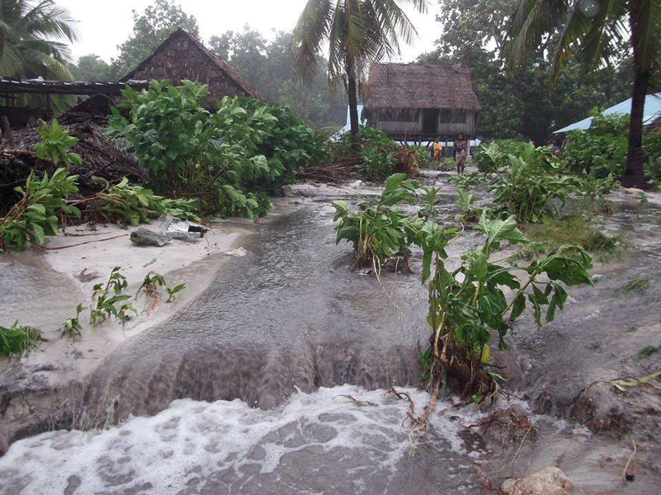 SOUTH PACIFIC WEATHER CYCLONE PAM (Tropical Cyclone Pam rips through South Pacific)