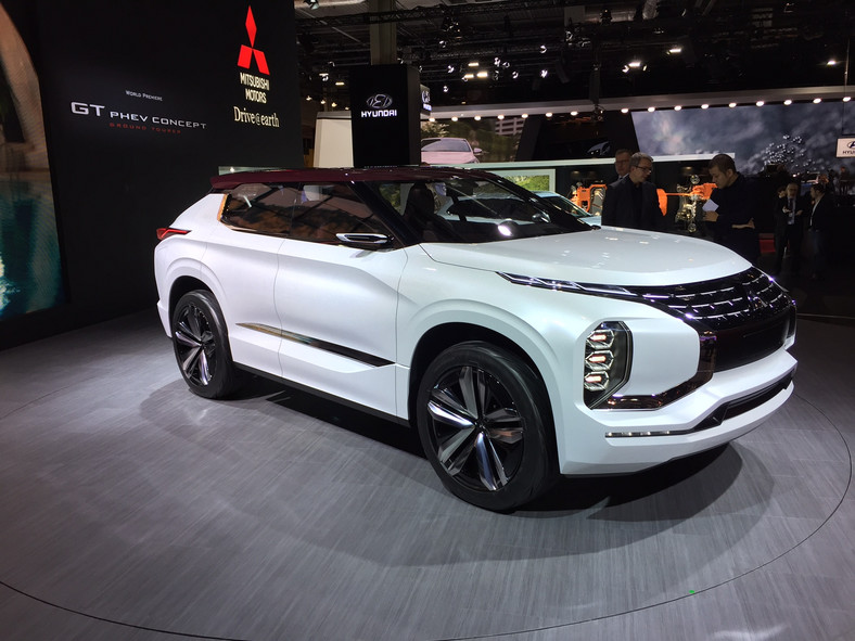 Mitsubishi GT-PHEV Concept