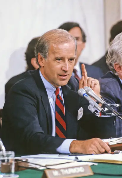 Joe Biden podczas przesłuchania Anity Hill/ Getty Images