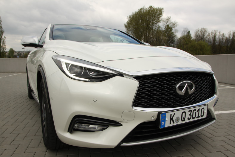 Infiniti Q30 2.2d DCT AWD