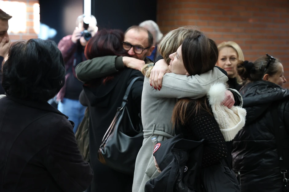 Roditelji žrtava u OŠ "Vladislav Ribnikar" pred početak današnjeg suđenja