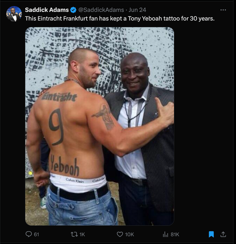 Eintracht Frankfurt fan tattoos Tony Yeboah's name and jersey number on his back