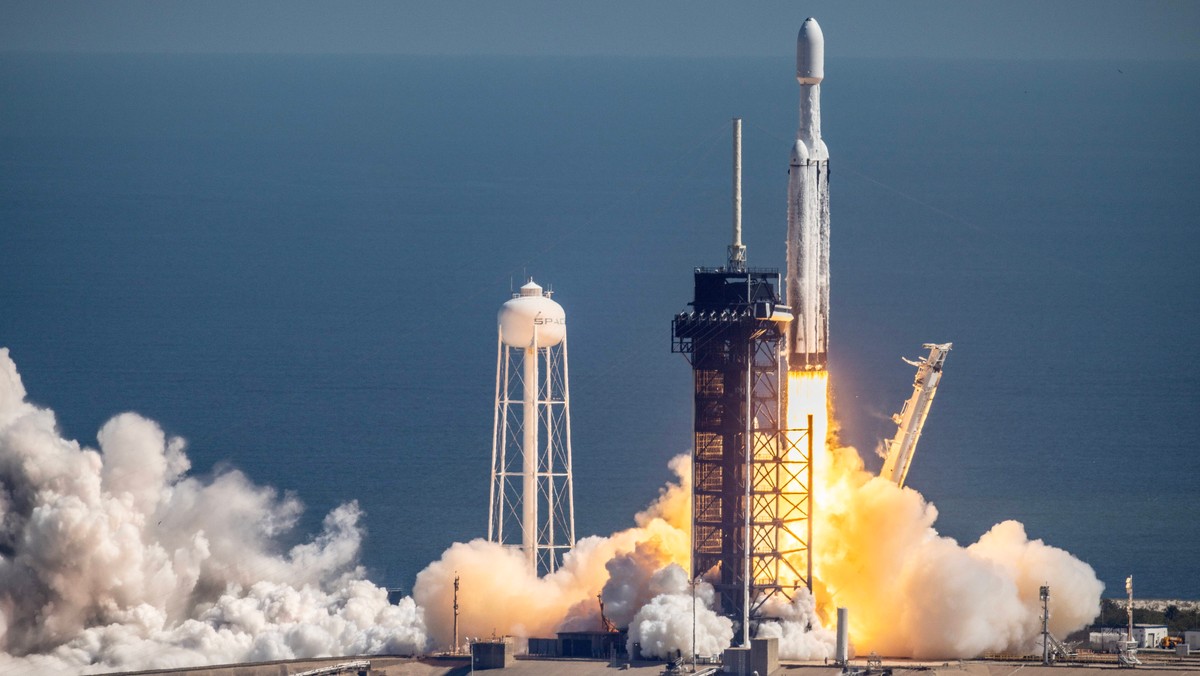 Sonda kosmiczna Europa Clipper wystartowała. Jest w drodze na Jowisza 